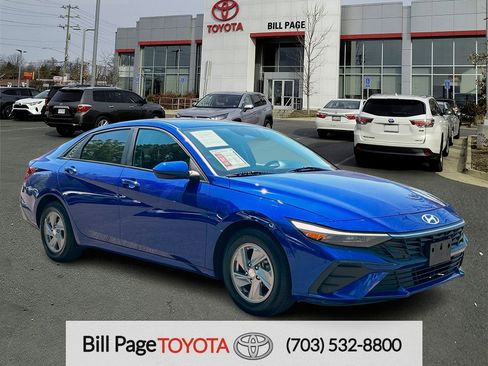 Used 2024 Hyundai Elantra SE FWD image 1