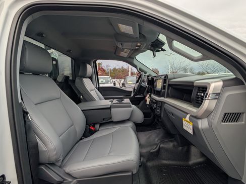 New 2026 Ford F550 2WD Regular Cab Super Duty image 6