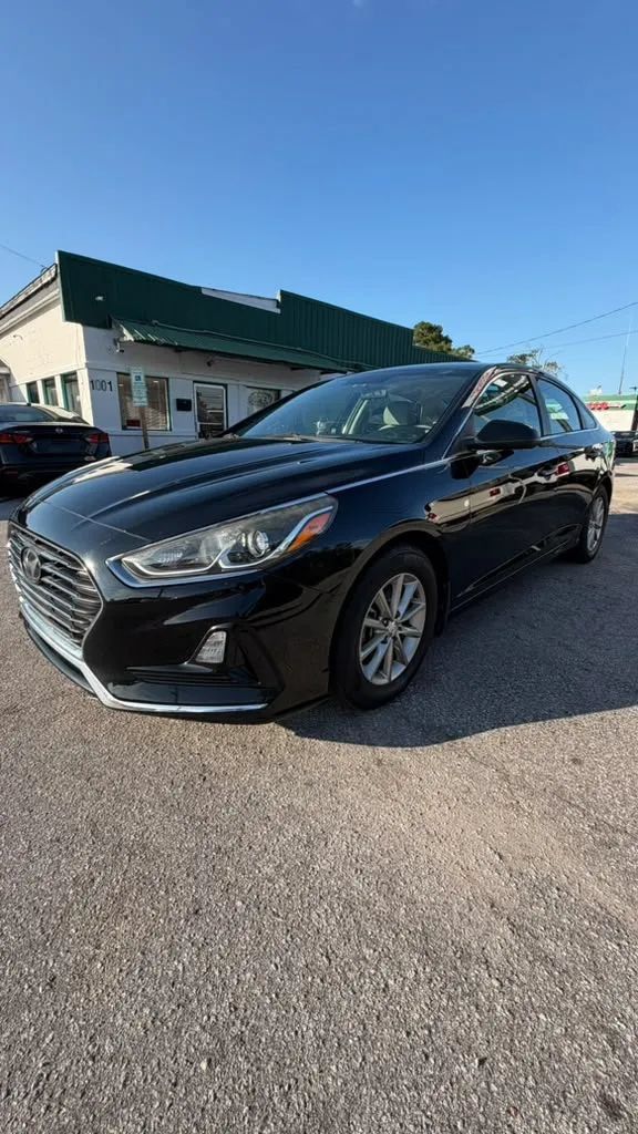 Used 2019 Hyundai Sonata SE w/ Cargo Package FWD image 1