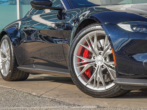 Used 2022 Aston Martin V8 Vantage Coupe image 2