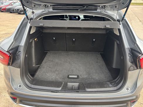 Used 2025 Chevrolet Trax LT image 30