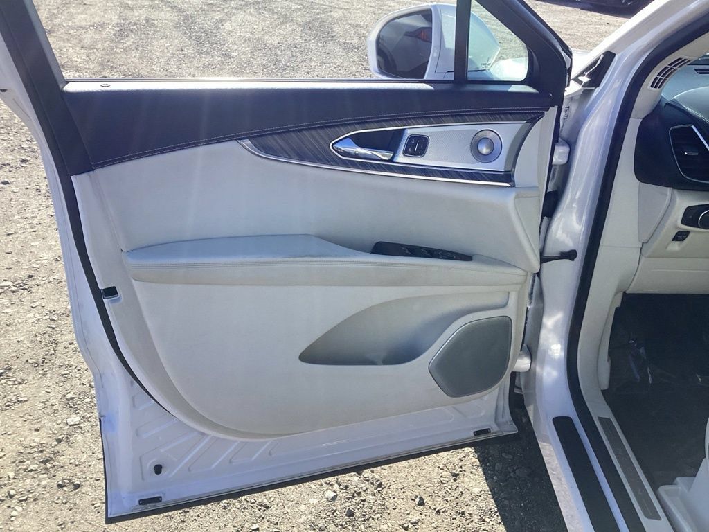 Used 2019 Lincoln Nautilus Black Label AWD/4WD image 11