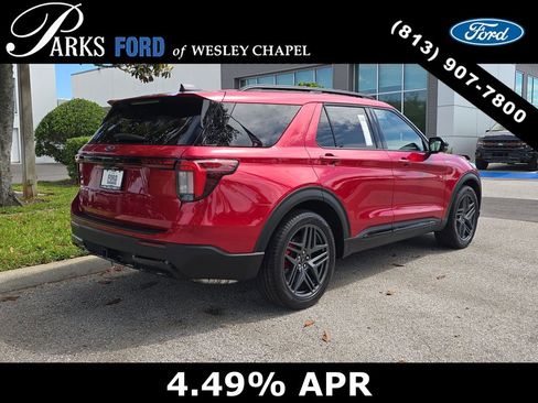 Used 2025 Ford Explorer ST-Line w/ Premium Package RWD image 4