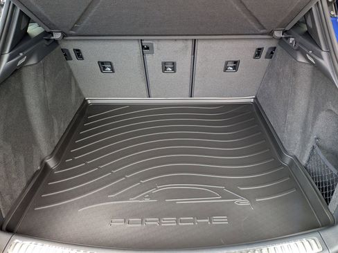 New 2026 Porsche Macan image 24