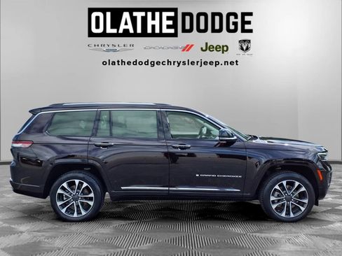 Used 2022 Jeep Grand Cherokee L Overland w/ Luxury Tech Group IV AWD/4WD image 31