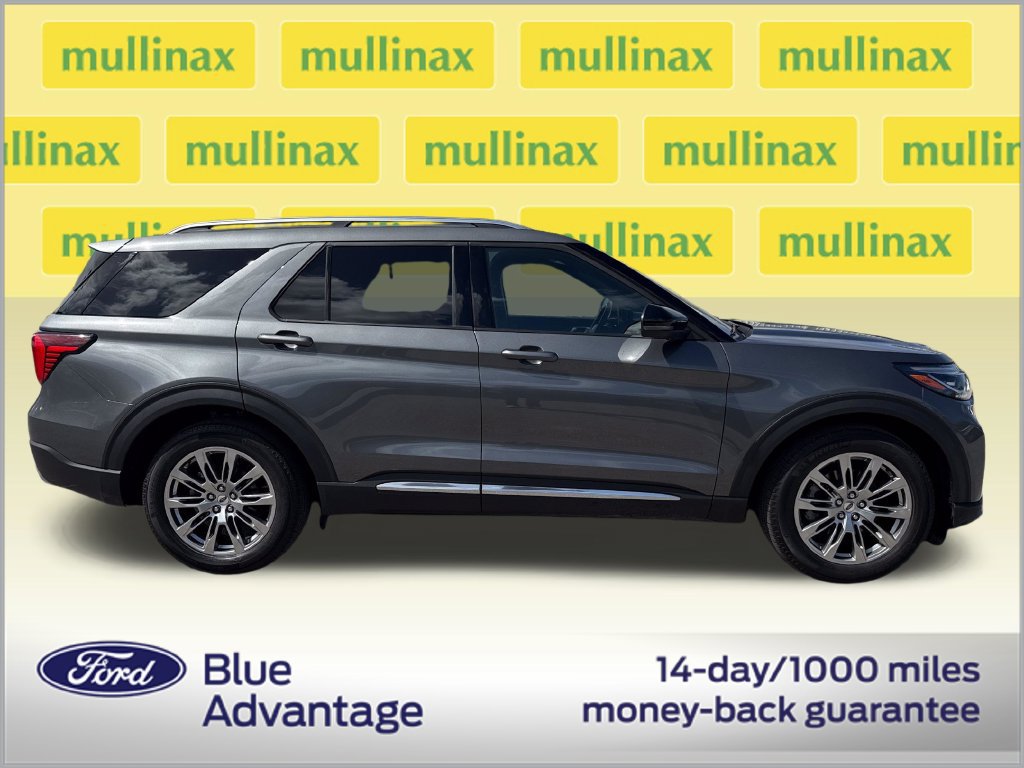 Used 2026 Ford Explorer Platinum RWD image 2