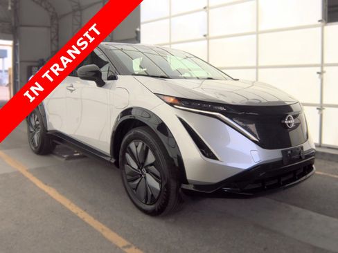 Used 2023 Nissan Ariya AWD image 5