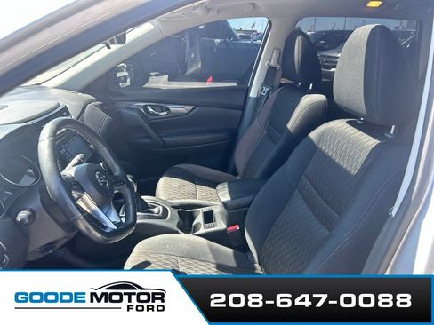 Used 2017 Nissan Rogue SV AWD/4WD image 11