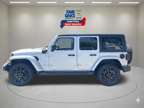 Used 2023 Jeep Wrangler Unlimited Sahara w/ Cold Weather Group AWD/4WD image 10