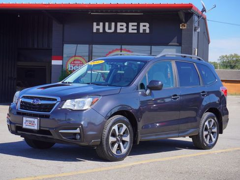 Used 2017 Subaru Forester 2.5i Premium image 1