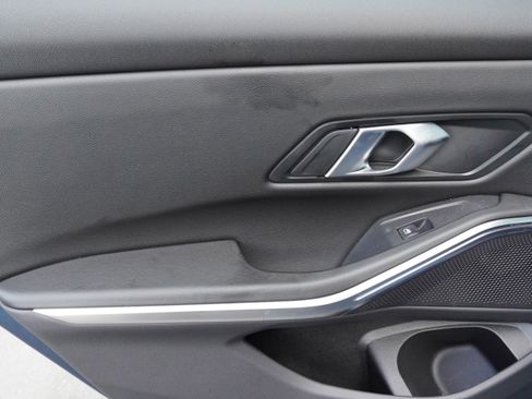 Certified 2025 BMW 330i Sedan image 31