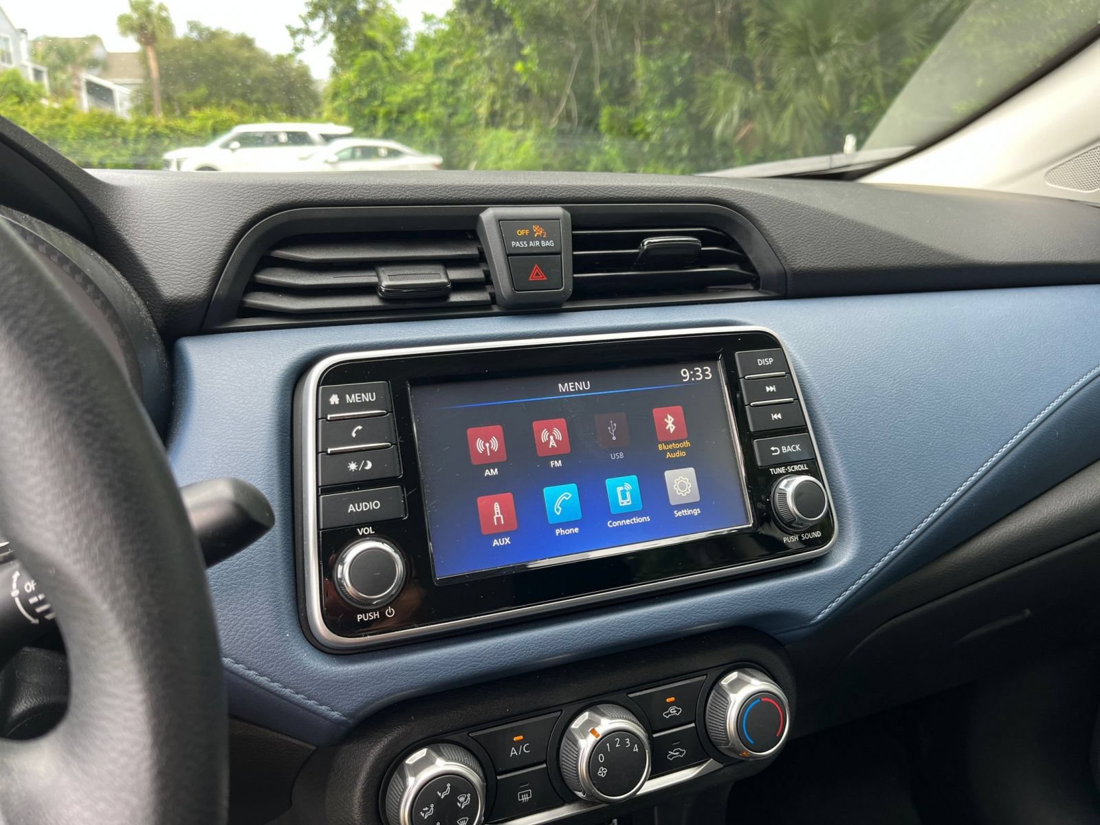 Used 2025 Nissan Versa SV FWD image 19
