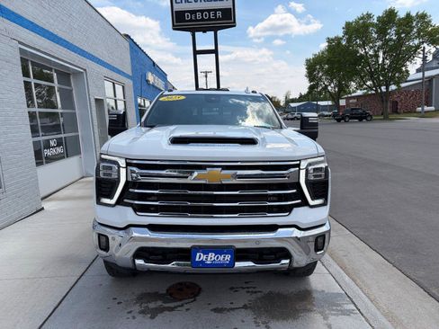 Used 2025 Chevrolet Silverado 2500 LTZ w/ LTZ Premium Package AWD/4WD image 7