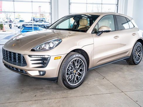 Used 2016 Porsche Macan S image 12