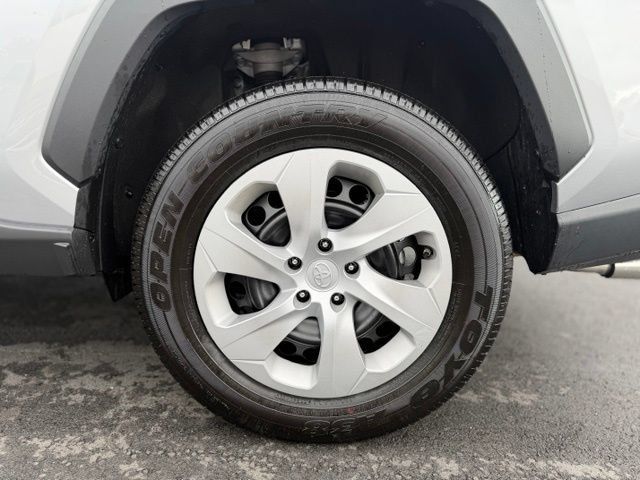 Used 2025 Toyota RAV4 LE FWD image 27