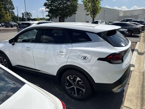 Used 2023 Kia Sportage EX FWD image 10