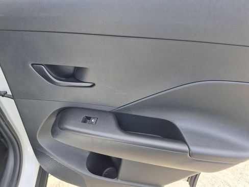 Used 2025 Hyundai Kona SEL FWD image 30