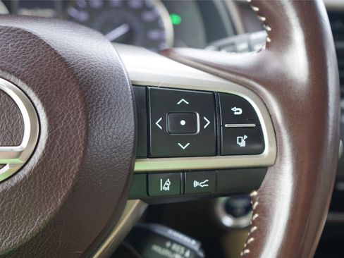 Used 2018 Lexus RX 450hL Premium w/ Premium Package AWD/4WD image 18
