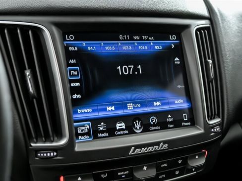 Used 2018 Maserati Levante image 28
