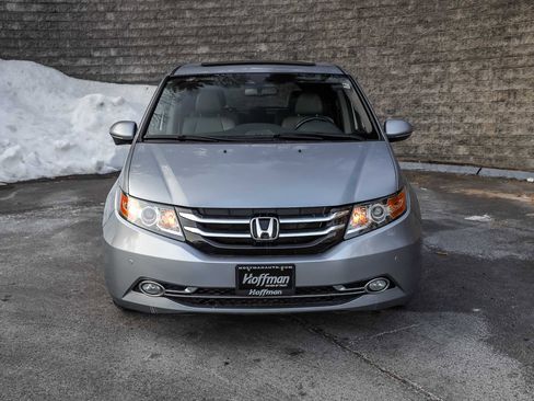 Used 2017 Honda Odyssey Touring image 3