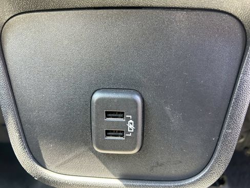 Used 2023 Chevrolet Equinox LS AWD/4WD image 20