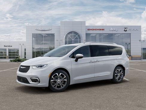 New 2026 Chrysler Pacifica Pinnacle w/ Trailer Tow Group image 2