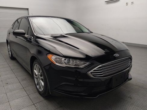 Used 2017 Ford Fusion SE FWD image 13