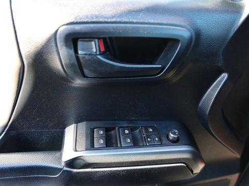 Used 2017 Toyota Tacoma SR5 w/ Tow Package image 36