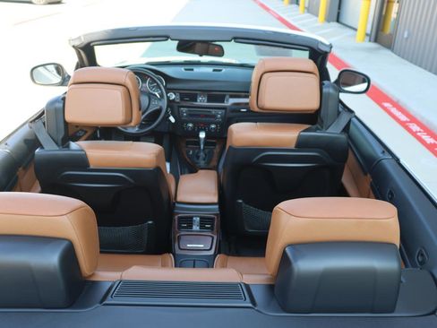 Used 2011 BMW 328i Convertible w/ Premium Pkg image 17