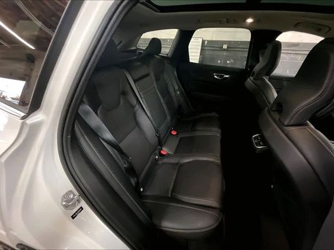 Used 2022 Volvo XC60 B5 Inscription w/ Advanced Package image 28
