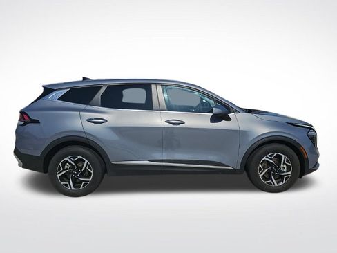 Used 2025 Kia Sportage LX FWD image 9