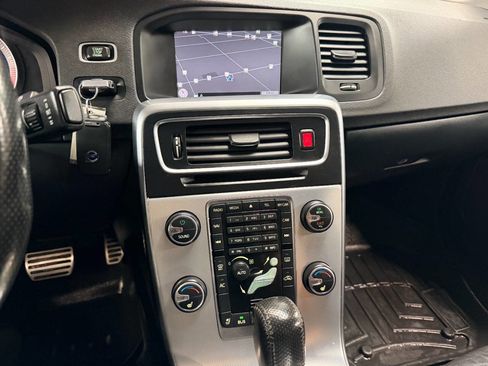 Used 2012 Volvo S60 T6 R-Design image 33