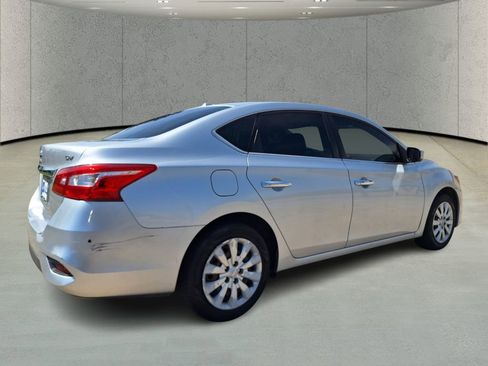 Used 2017 Nissan Sentra SV image 5