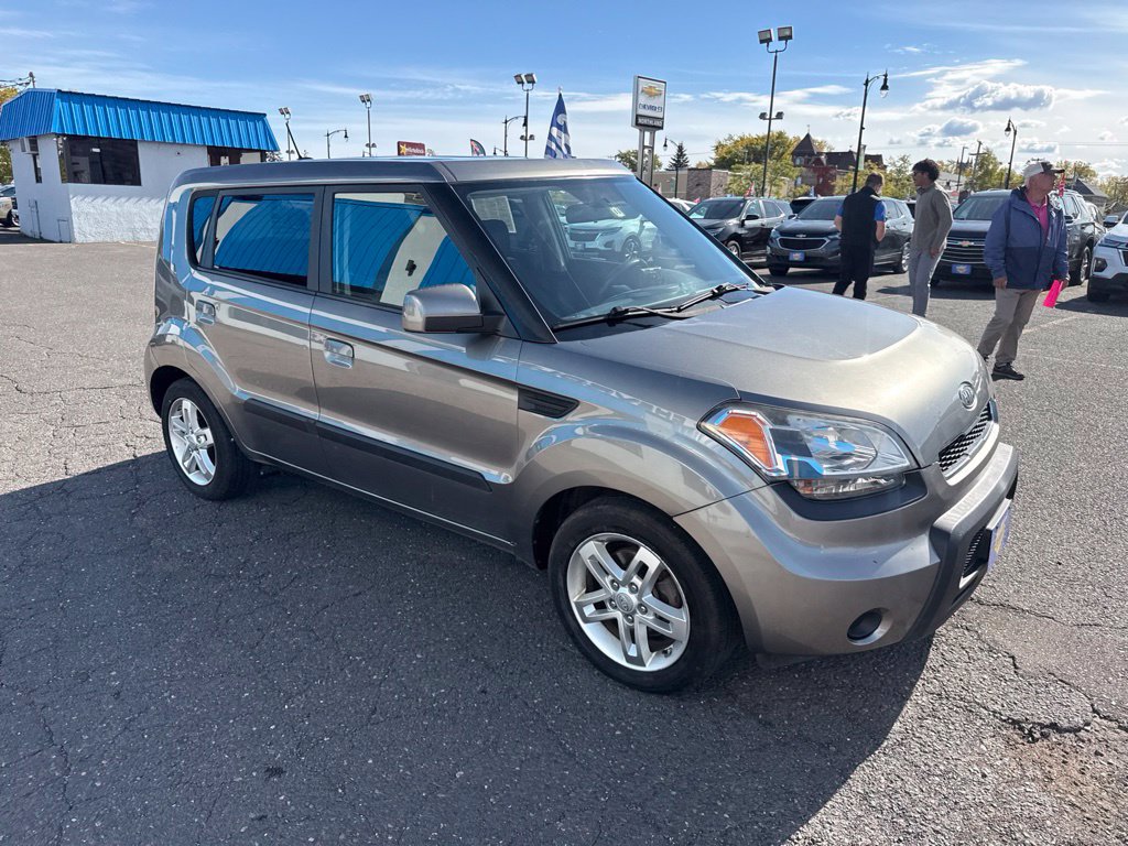 Used 2010 Kia Soul + FWD image 5
