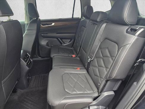 Used 2026 Volkswagen Atlas SE AWD/4WD image 17