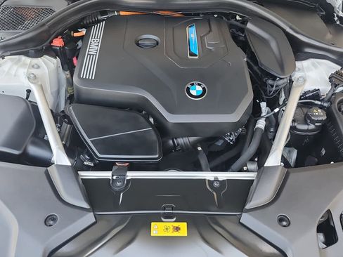 Used 2023 BMW 530e w/ Premium Package RWD image 27