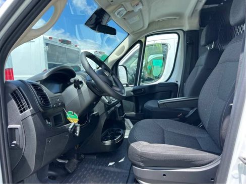 Used 2025 RAM ProMaster 2500 w/ U-Haul Equipment Group FWD image 7