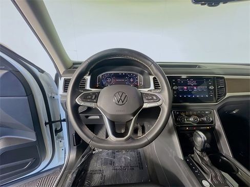 Used 2023 Volkswagen Atlas SE image 13