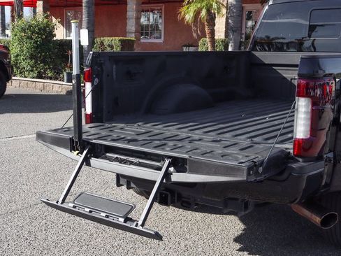 Used 2017 Ford F450 Lariat w/ Lariat Ultimate Package AWD/4WD image 7