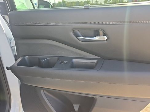 New 2025 Nissan Pathfinder Platinum w/ Lighting Package (N92) image 34