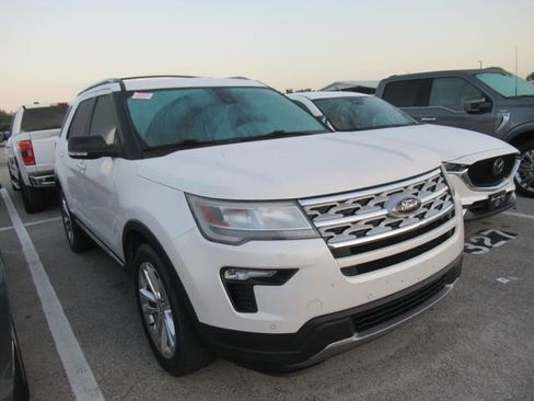 Used 2018 Ford Explorer XLT w/ Equipment Group 202A AWD/4WD image 1