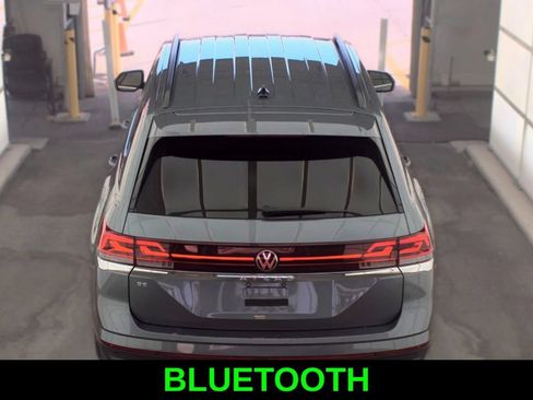Used 2025 Volkswagen Atlas SE FWD image 4