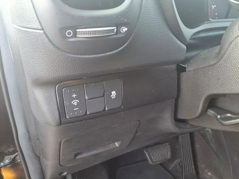 Used 2017 Kia Soul + image 13