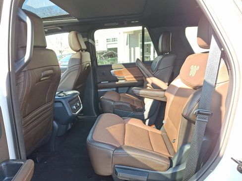 Used 2025 Ford Expedition King Ranch image 11