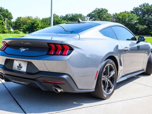 Used 2024 Ford Mustang Coupe RWD image 18