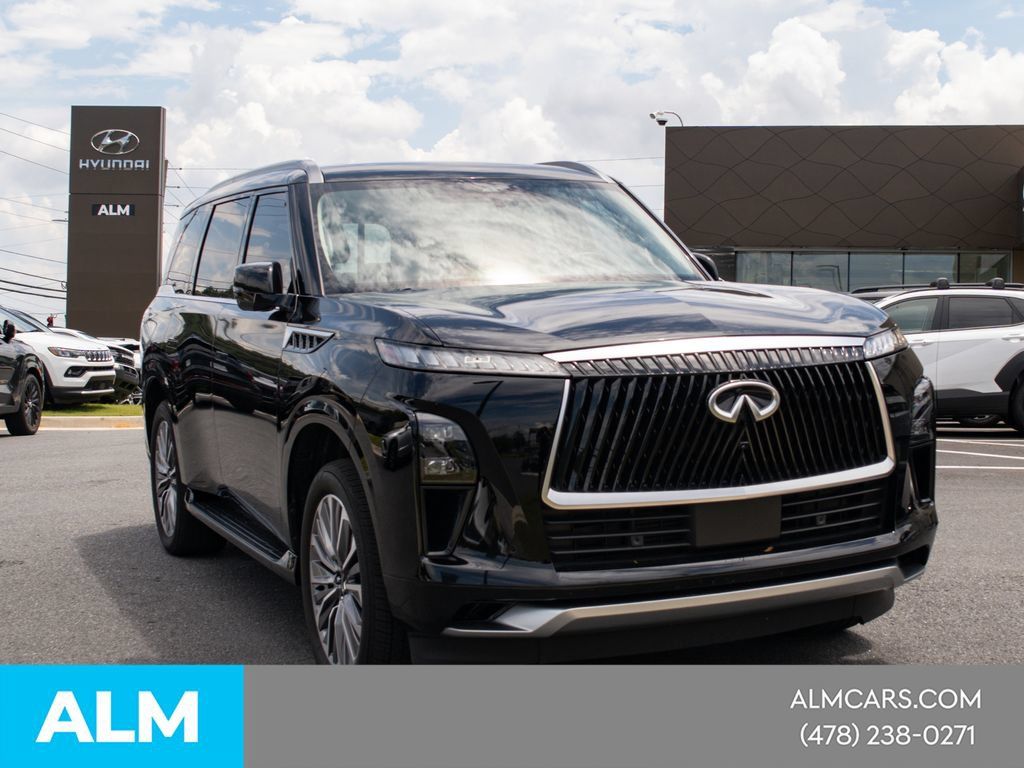 Used 2025 INFINITI QX80 Luxe AWD/4WD image 2