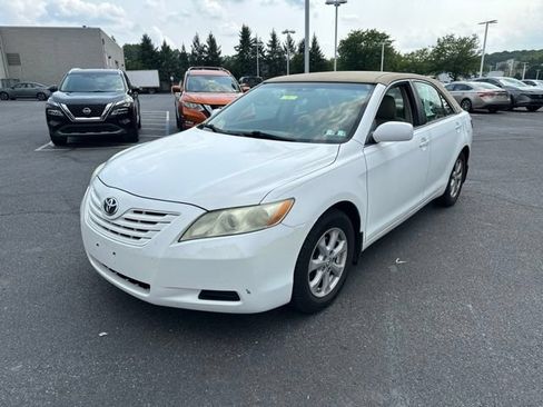 Used 2008 Toyota Camry LE FWD image 3