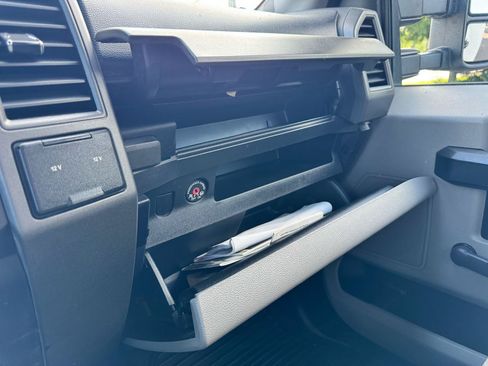Used 2019 Ford F550 2WD Regular Cab Super Duty image 32