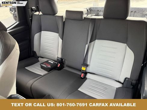 Used 2025 Toyota Tacoma 4x4 Double Cab image 30