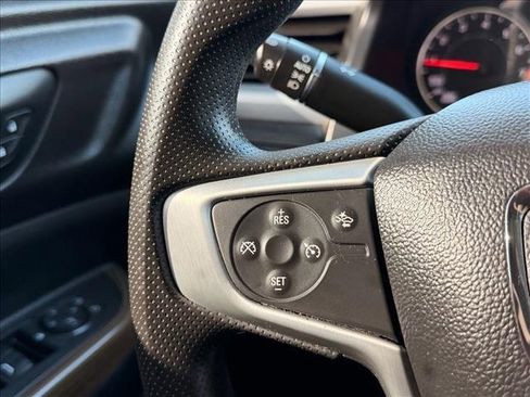 Used 2021 GMC Acadia SLE w/ Driver Convenience Package image 13